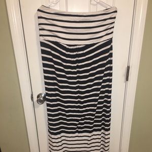 Maxi Strapless maternity dress